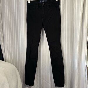 Hollister High-Rise Black Jeans